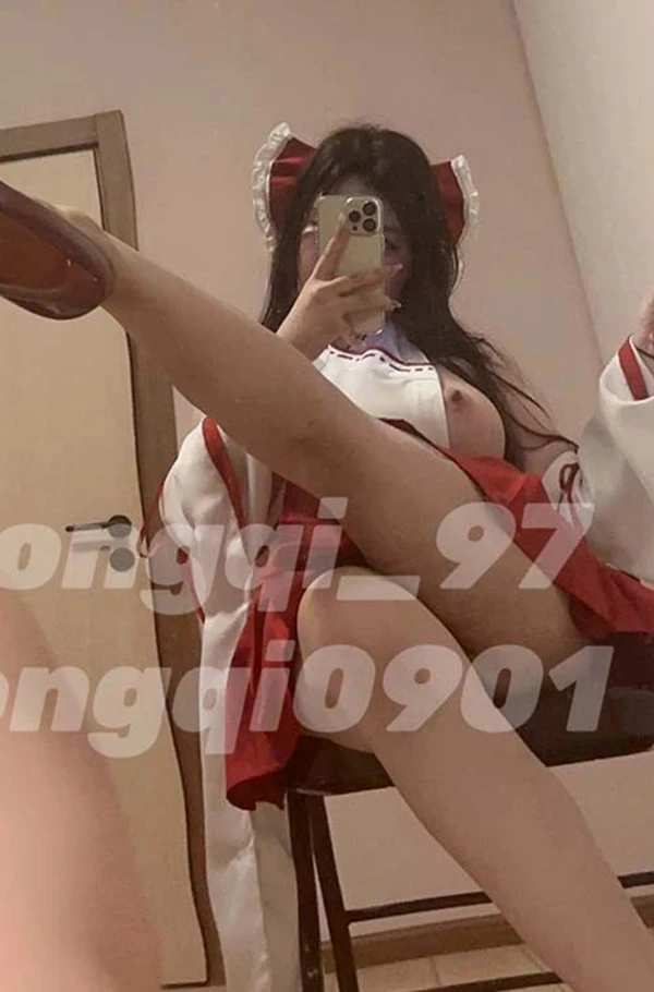 巨乳福利姬 牛奶饼干不加葱 私拍尺度图集3