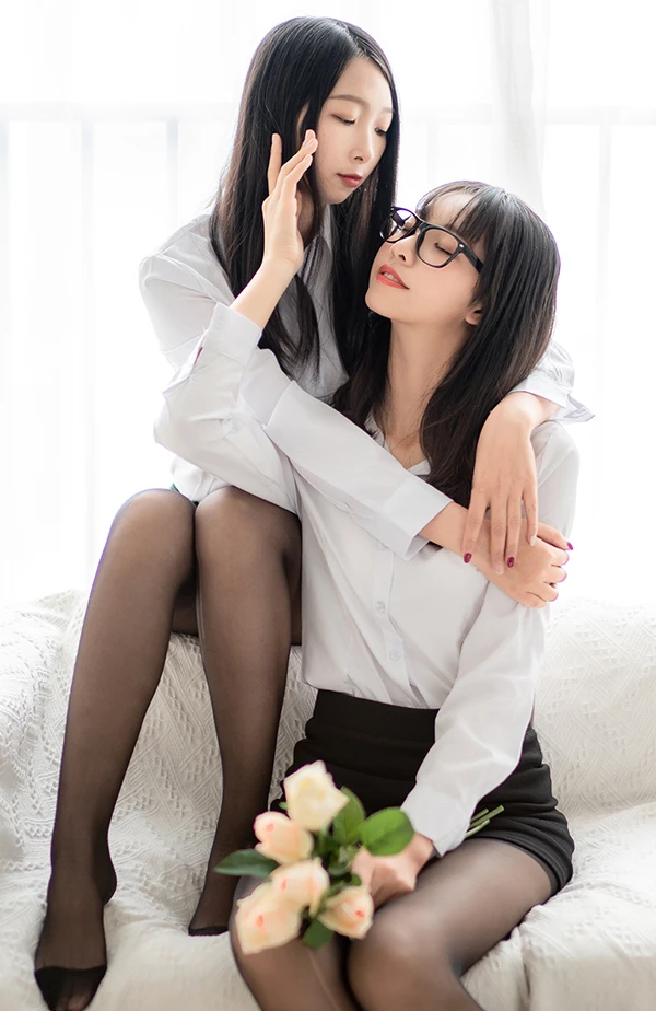 福利姬茶籽ccz 双人OL无圣光唯美图集